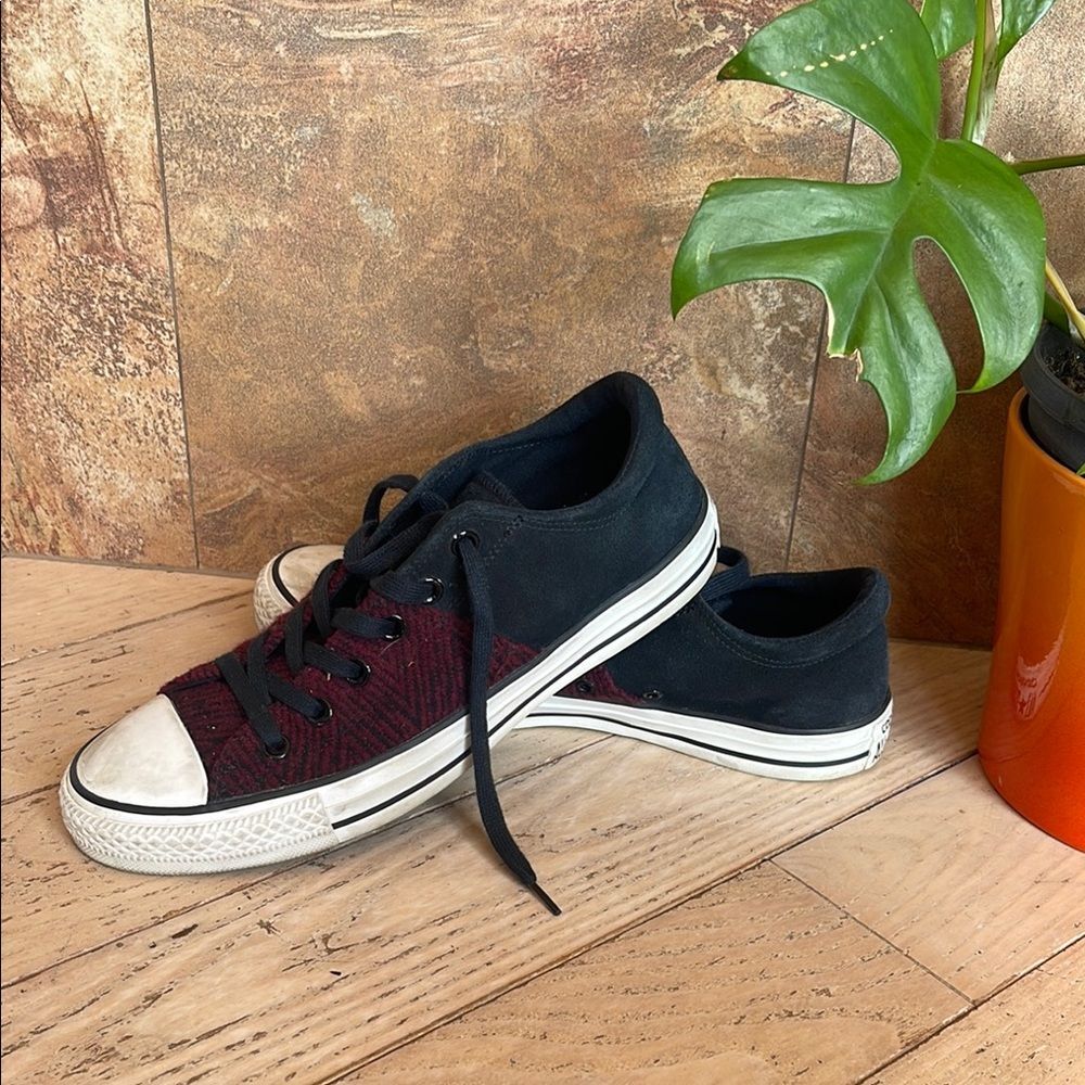 Converse All Star Madison Women's 8 Burgundy/Black Low Top Sneakers Size 10